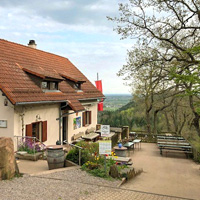 Klicke auf das Foto, um zum Naturfreundehaus zu gelangen.